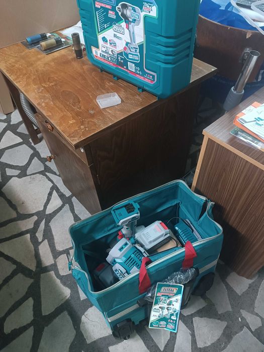 Гайковерт TOTAL 850 NM на завиване, 1000 NM на отвиване , 280лв.