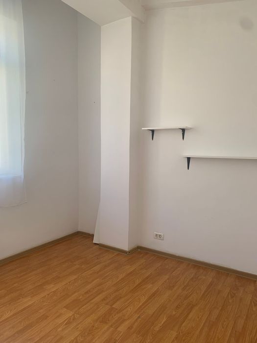 Inchiriez Camera pentru diverse activitati de salon