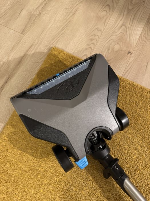 Inchiriez aspirator Rainbow