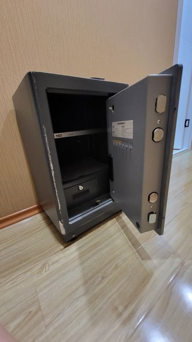 Сейф электронный