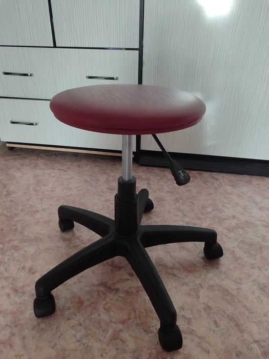 Продам стул  с регулировкой