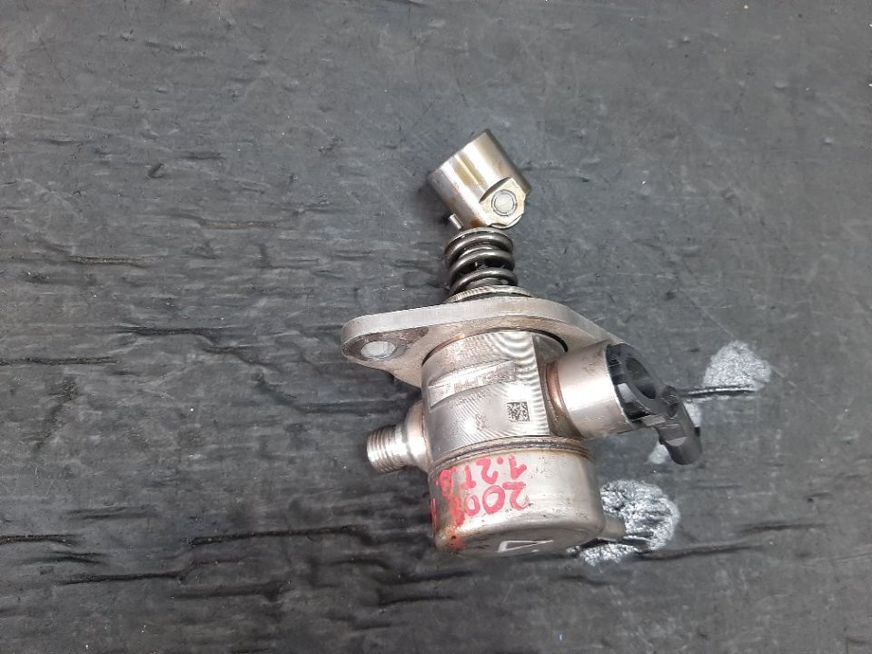 pompa injectie hn05 1.2 b peugeot 2008 208 3008 citroen c4  9812133780