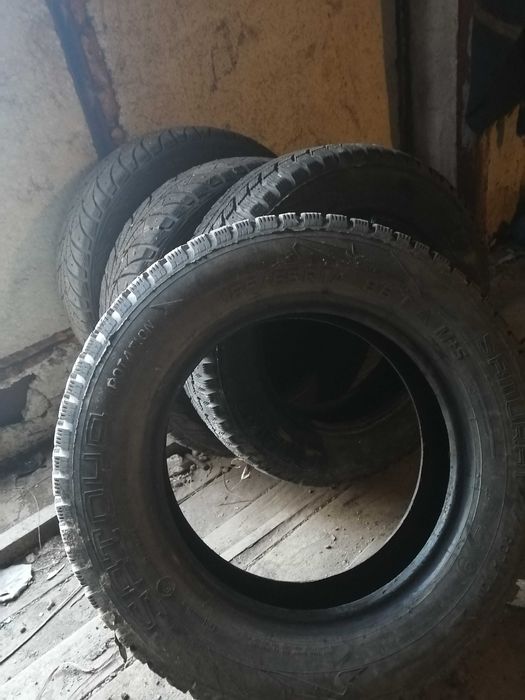 Продам шипованную резину б/у. Размер 185/65 R 14