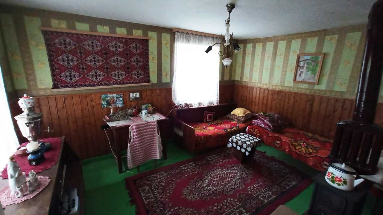 Продавам КЪЩА на 3 етажа РЗП 205м2 парцел 2045м2