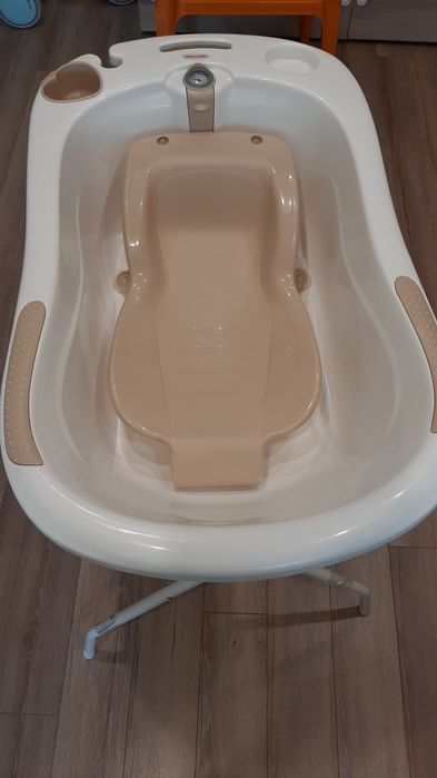 Бебешко корито със стойка+ подарък