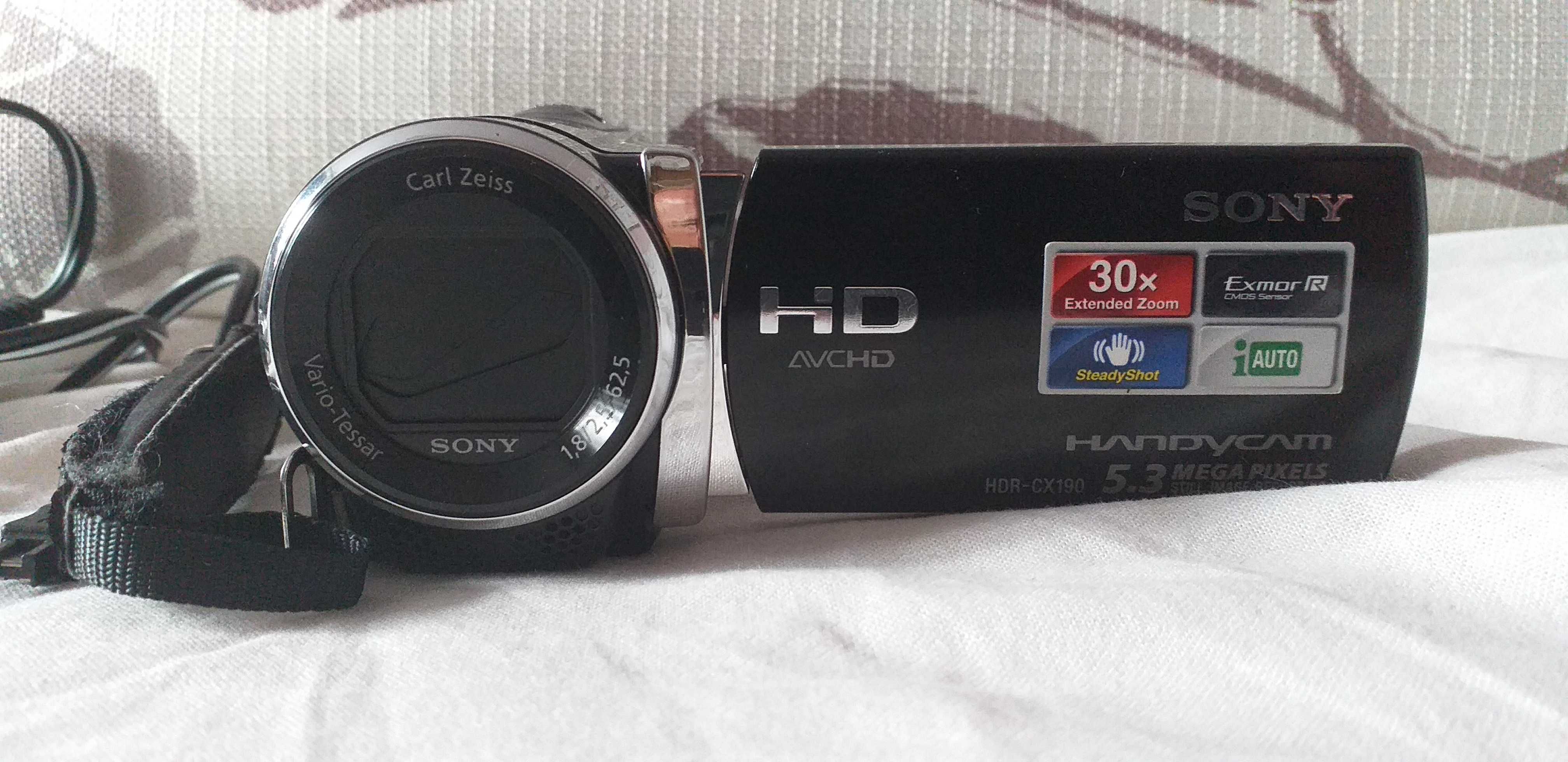 Camera Sony HDR-CX190 putin folosit stare buna card 8 giga