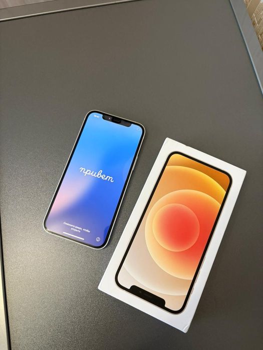 iPhone 12 в идеальном состоянии