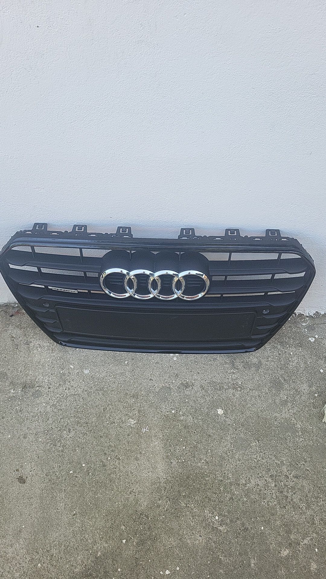 Grila neagra audi a6 quattro 2008