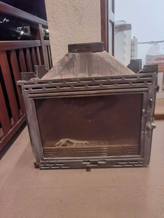 Продавам камина+хладилник(подарък)