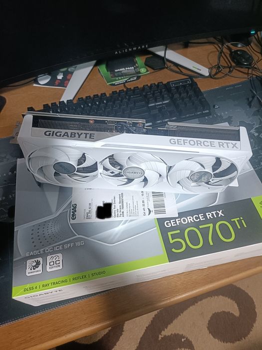 Se vinde RTX 5070ti