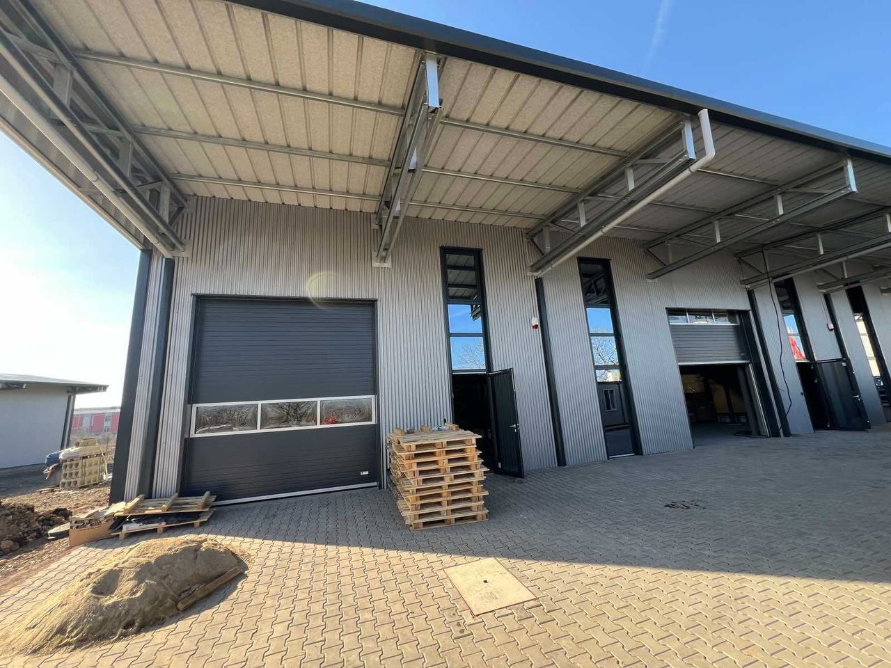 Дава се под наем Склад в София, Връбница 1 - 370 кв.м за 2590 € - Снимка #3