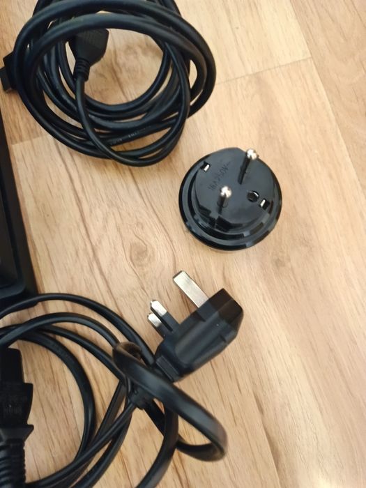 PS Pro kъто нов с  кабели и  2 контролера 1 TB