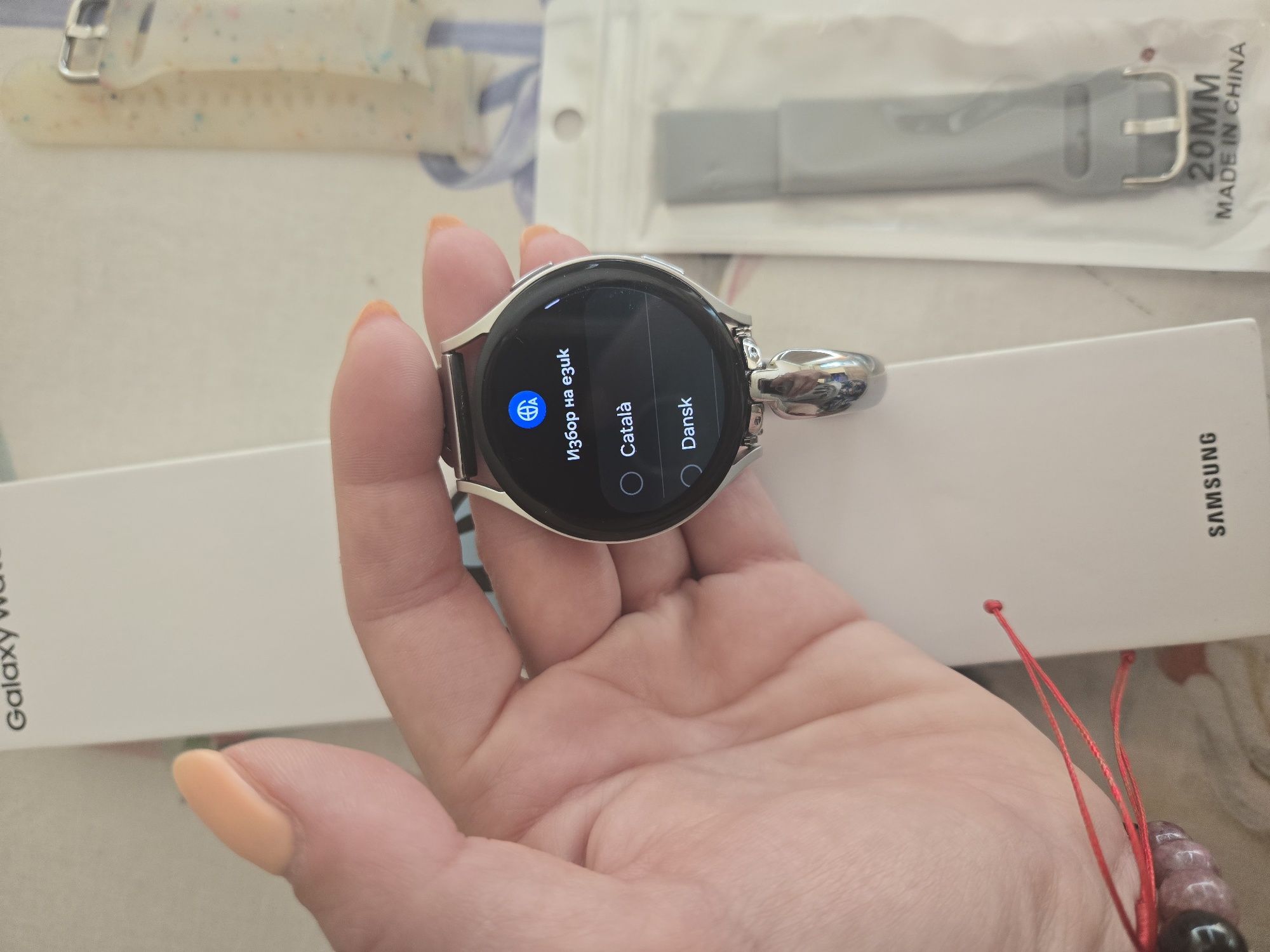 Продавам смарт часовник Samsung Watch 6 в гаранция до 04.2026