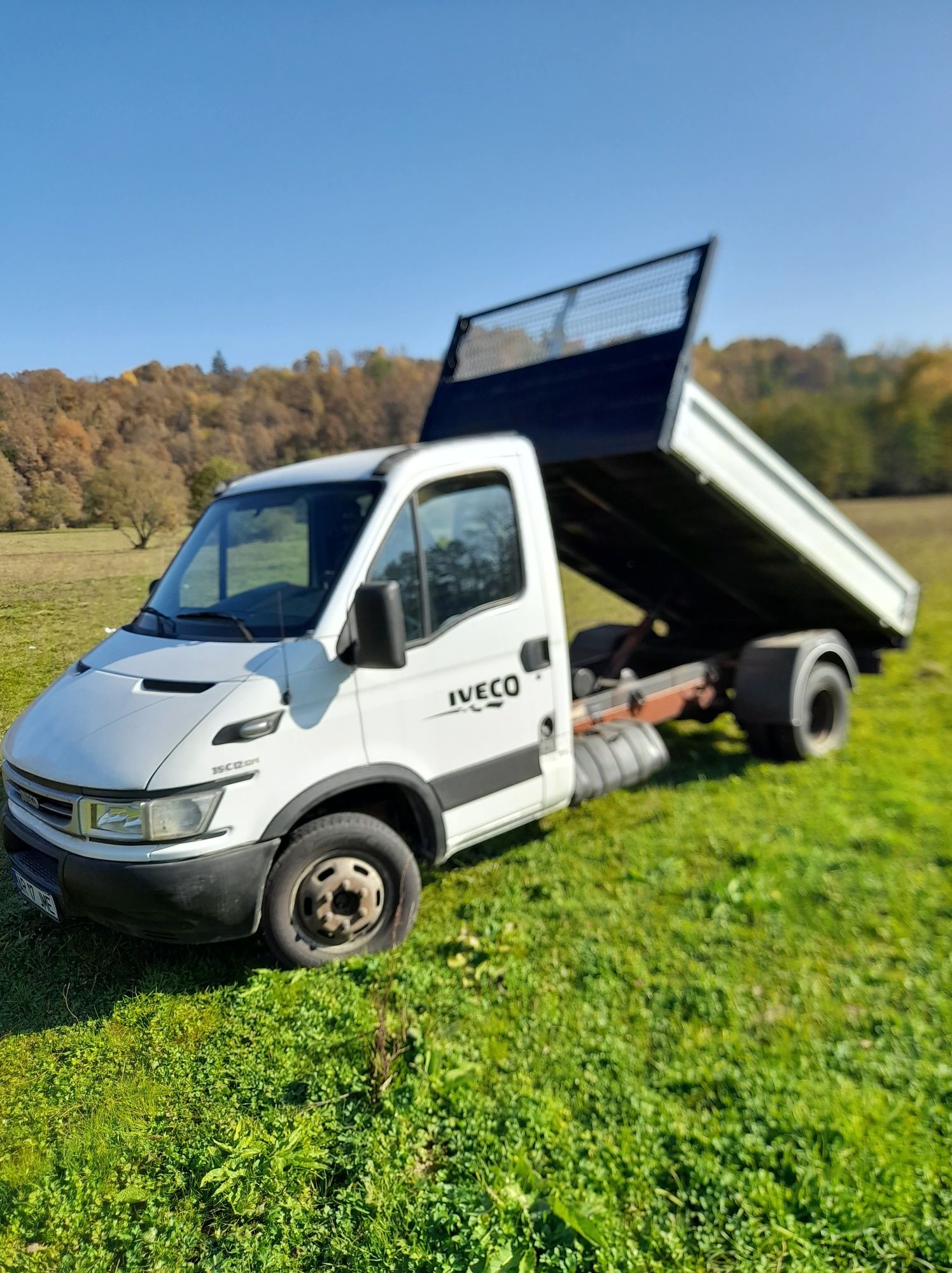 Vând camionetă Iveco basculabil