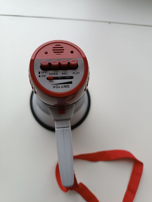 Мегафон със сгъваема дръжка 10w