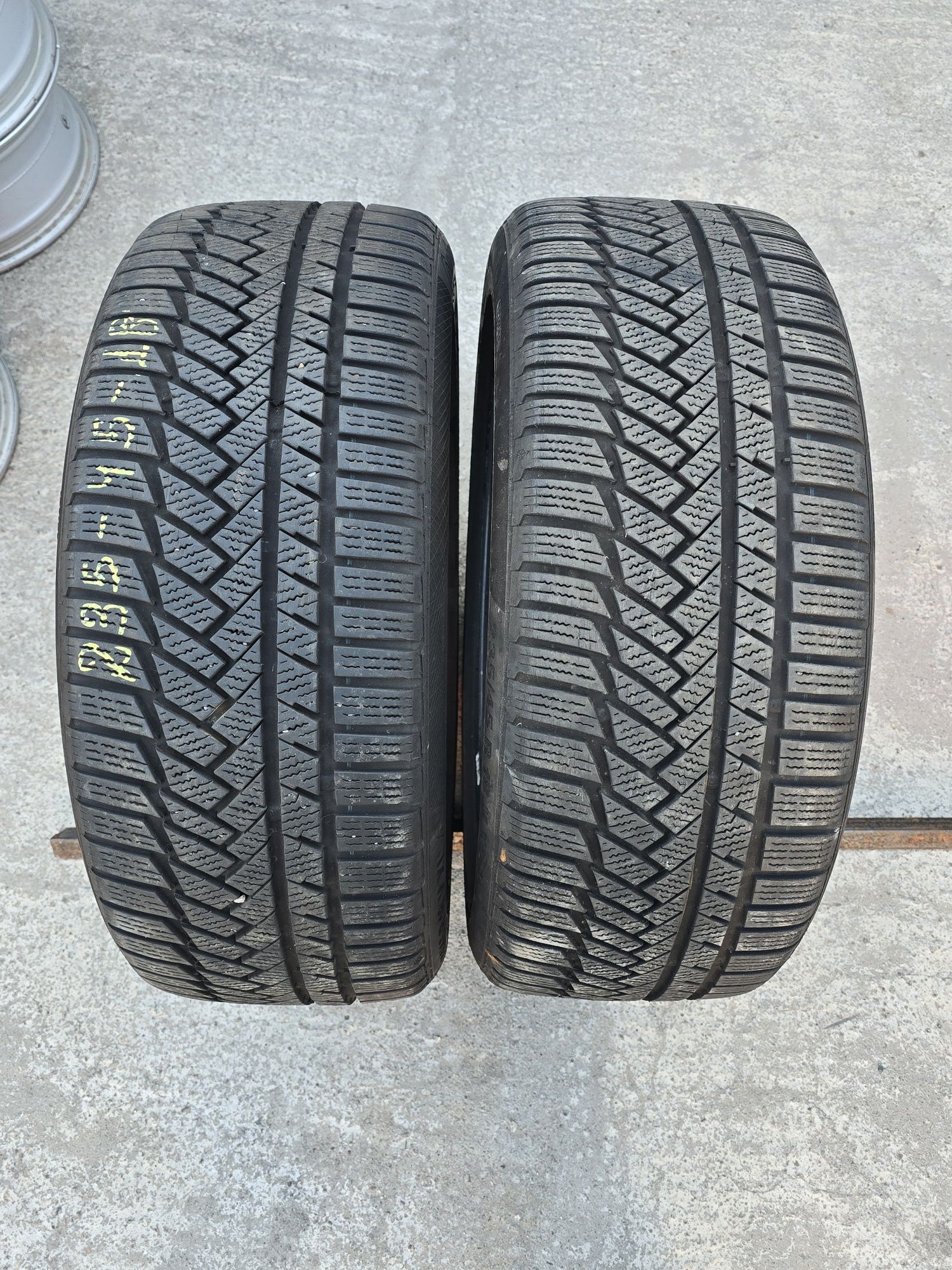 2 Броя 235/45/18 Continental 2x6,5mm