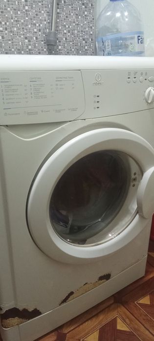 Стиральная машина Индезит б/у,рабочая
