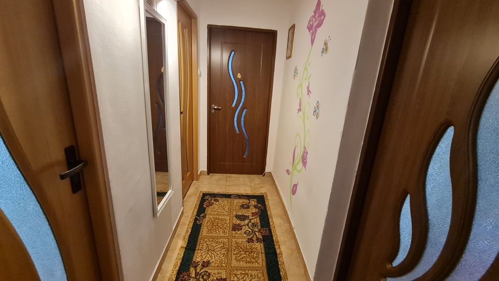 Apartament 3 camere de vanzare