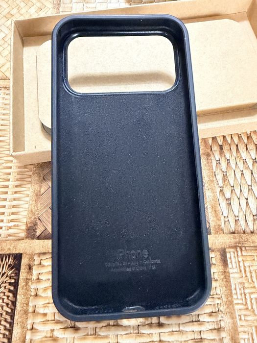 Iphone 17 Pro Max оригинален кейс