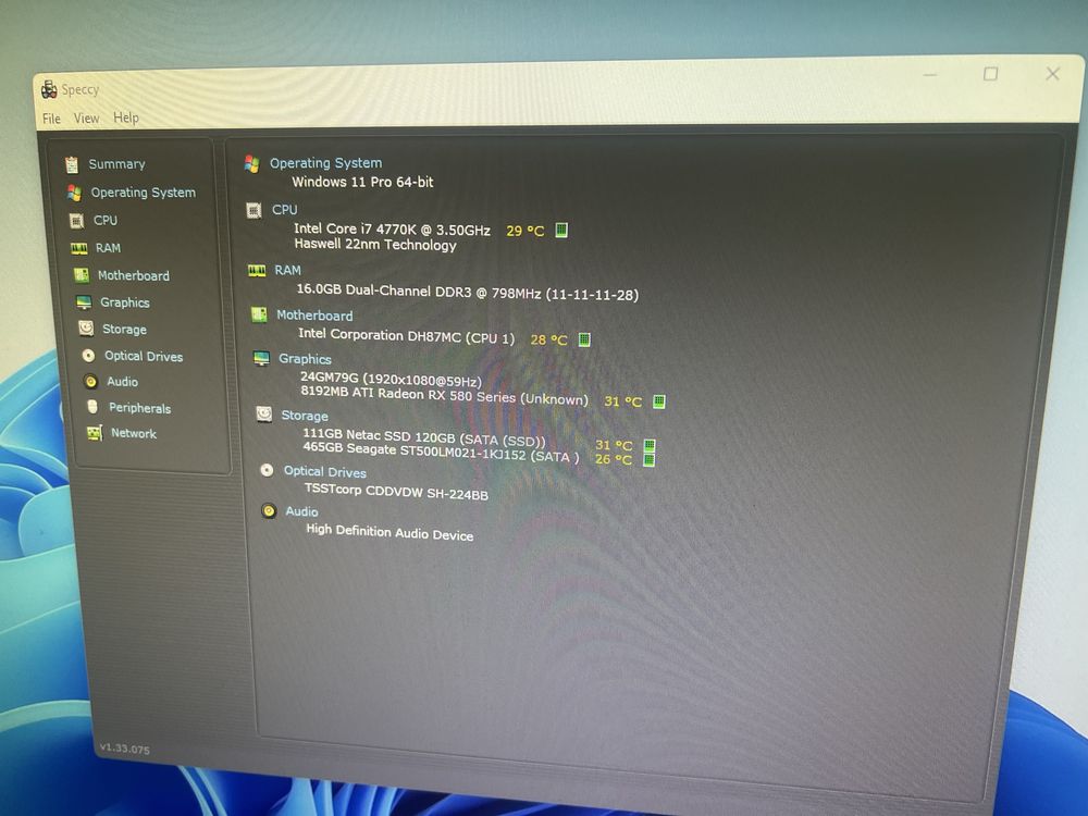 Pc intel i7 4770k, 16gb ram, AMD RX 580 8gb, ssd 120gb, hdd 500gb.
