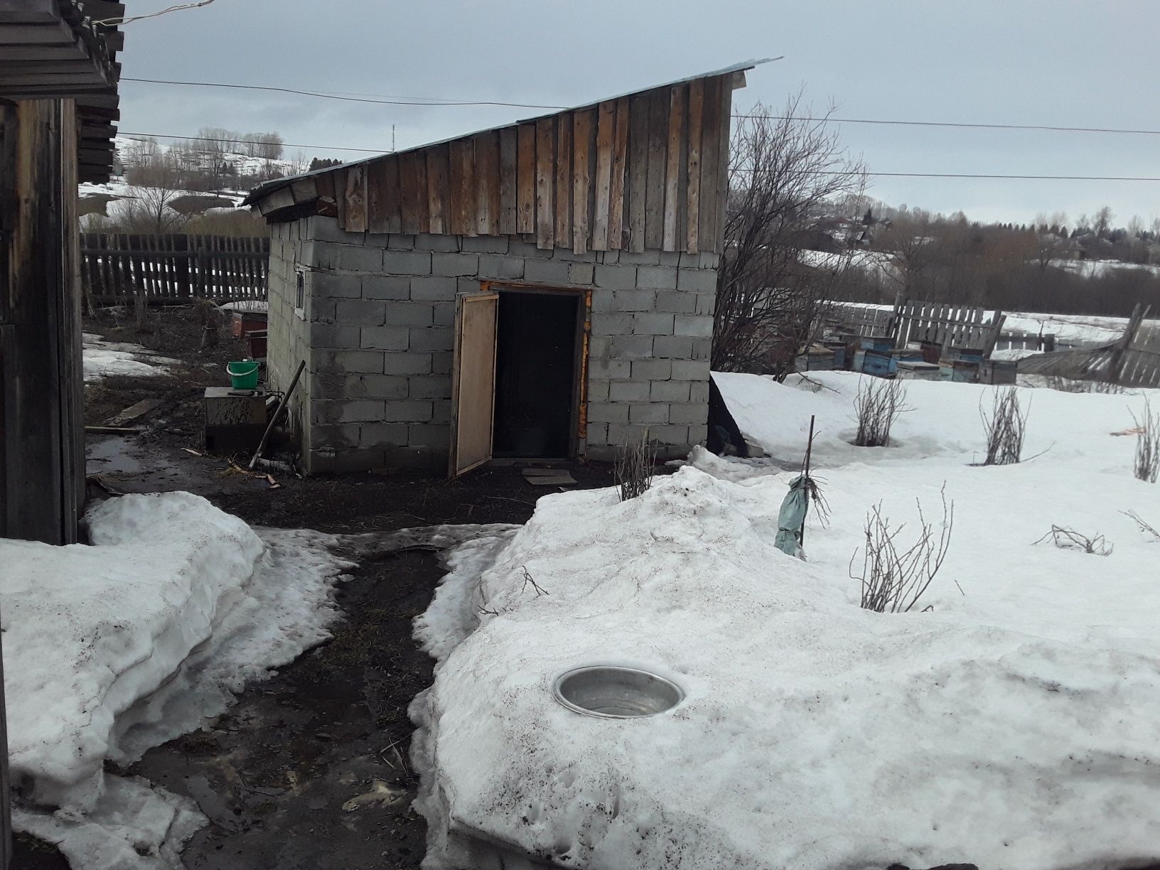 Продам дом, пасеку, пчелосемьи
