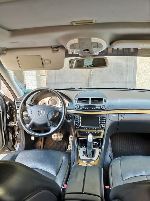Mercedes-Benz E350 w211