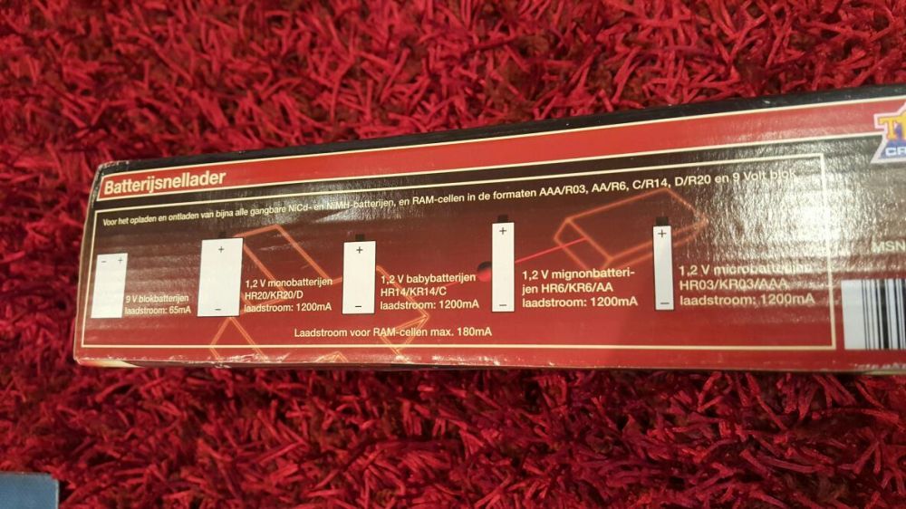 Incarcator baterie cu afisaj electronic