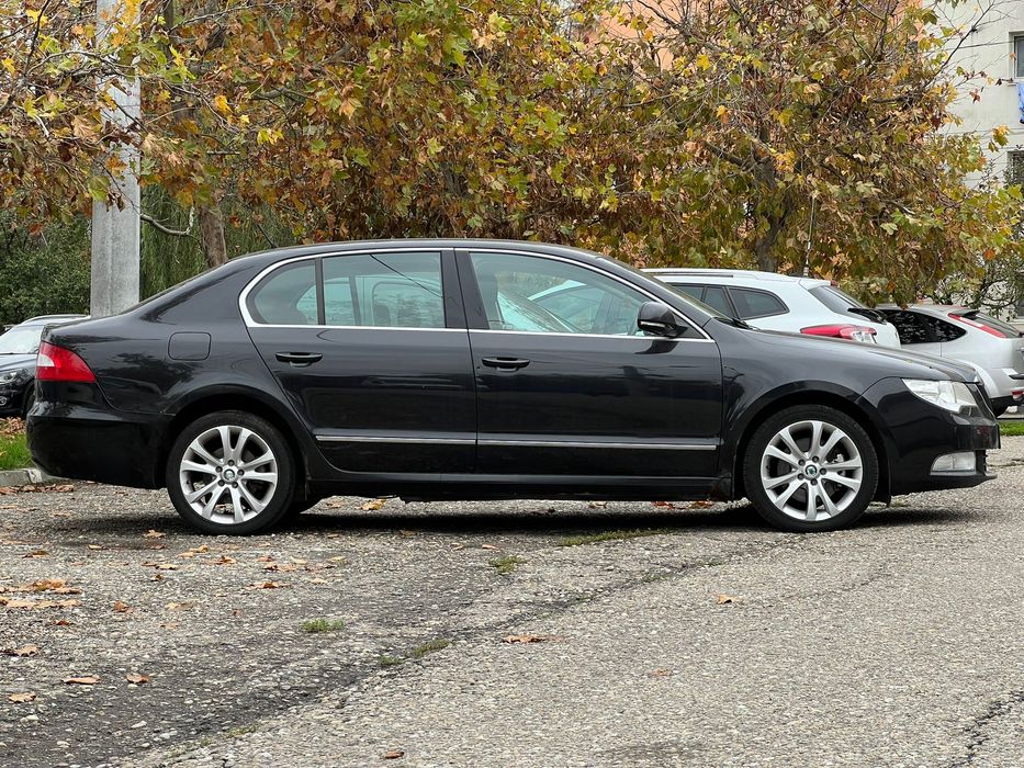 Skoda Superb berlina 2l dirsel 140 cp an 2010