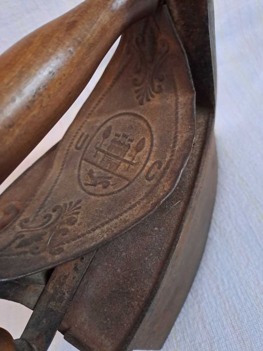 fier de calcat cu horn Mondragon secol 19 Franta