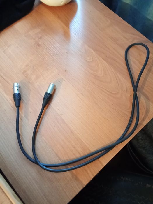 Продам микрофон AKG p120