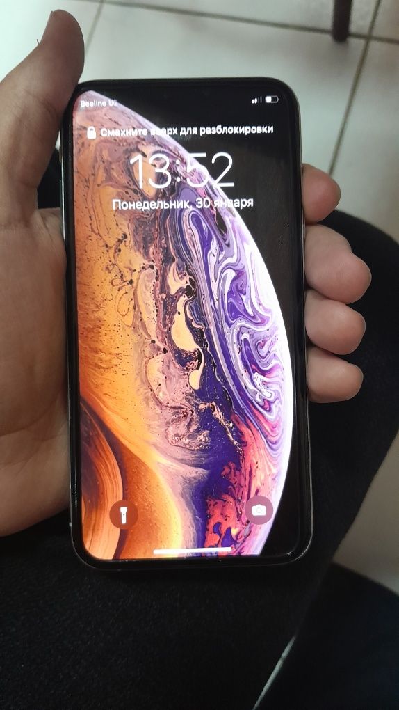 Iphone XS model telefoni sotiladi