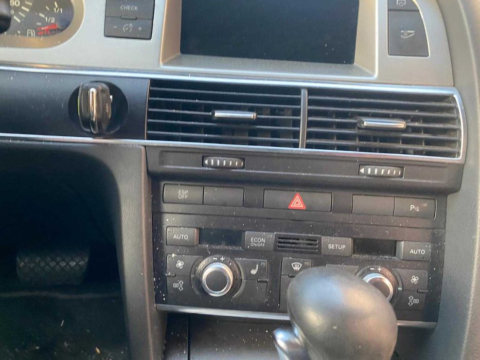 dezmembrez audi a6 c7 2.7tdi/bara fata audi a6 c7/far audi a6 c7