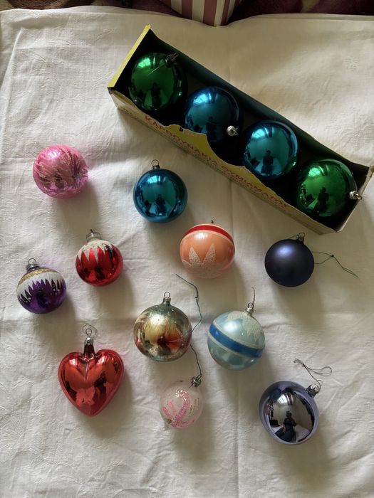 Globuri vechi sticla si plastic