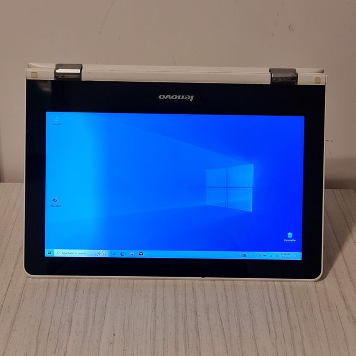 Laptop Lenovo cu touchscreen YOGA 300-11IBR 2.4g / 4g ram / 500hdd