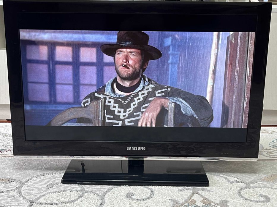 Продаю Телевизор Samsung 32" Без Smart TV