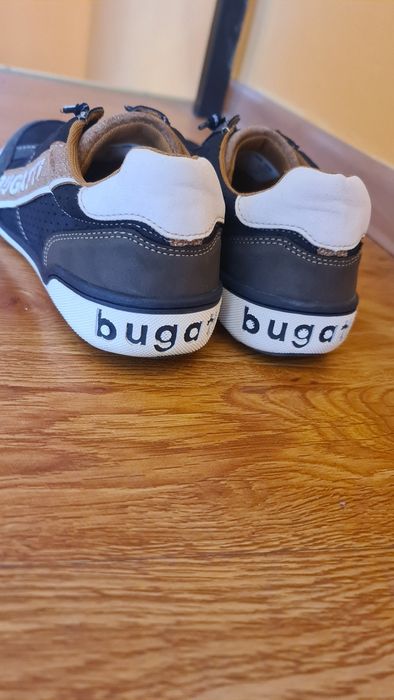 Adidasi bugatti originali marimea 40 aproape noi
