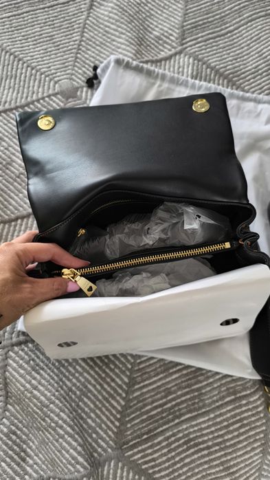 Нова чанта Love Moschino