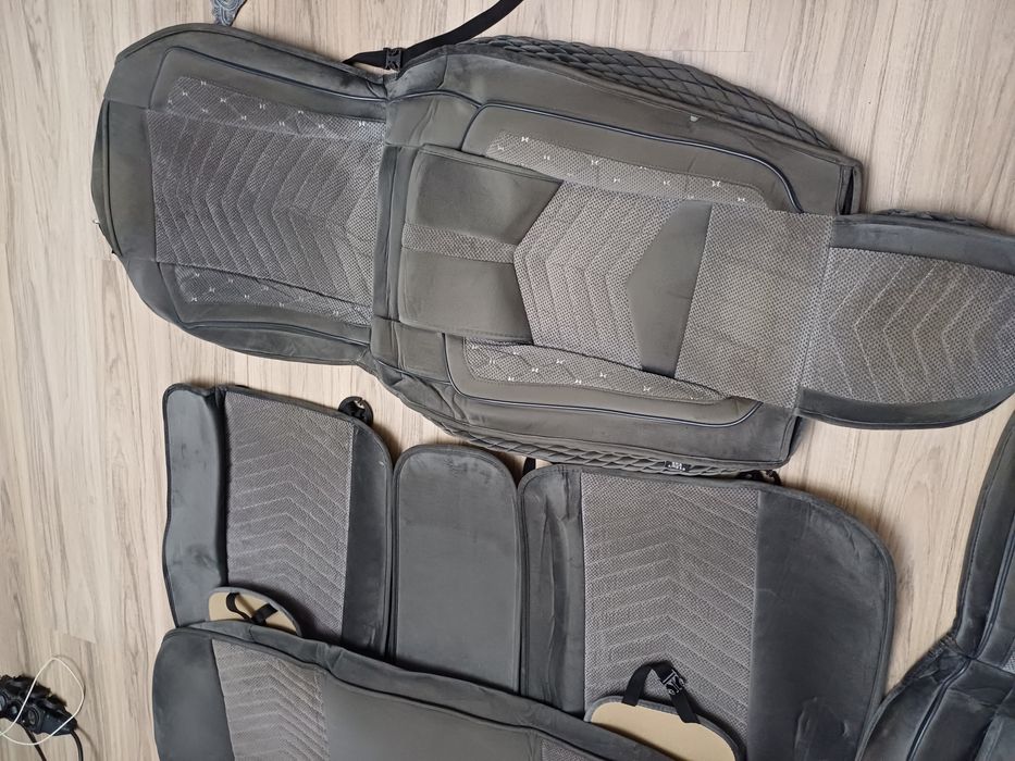 Продам  велюровый чехол для автомобиля серого цвета