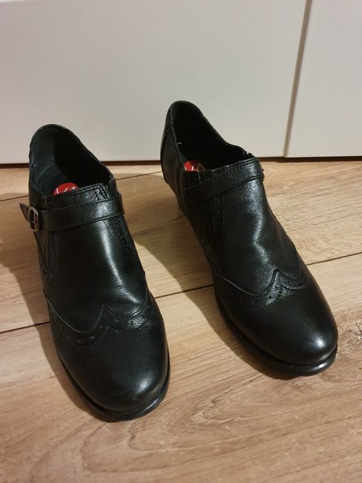 Pantofi femei marime 39