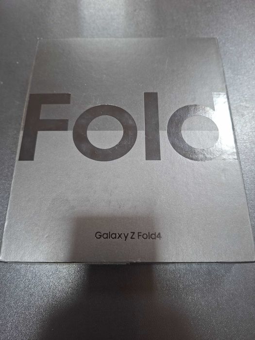 Samsung Z Fold4 yangi ochilmagan