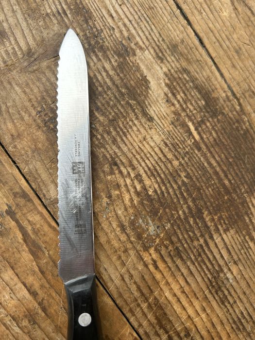 Doua cutite, Zwilling si Pradel!