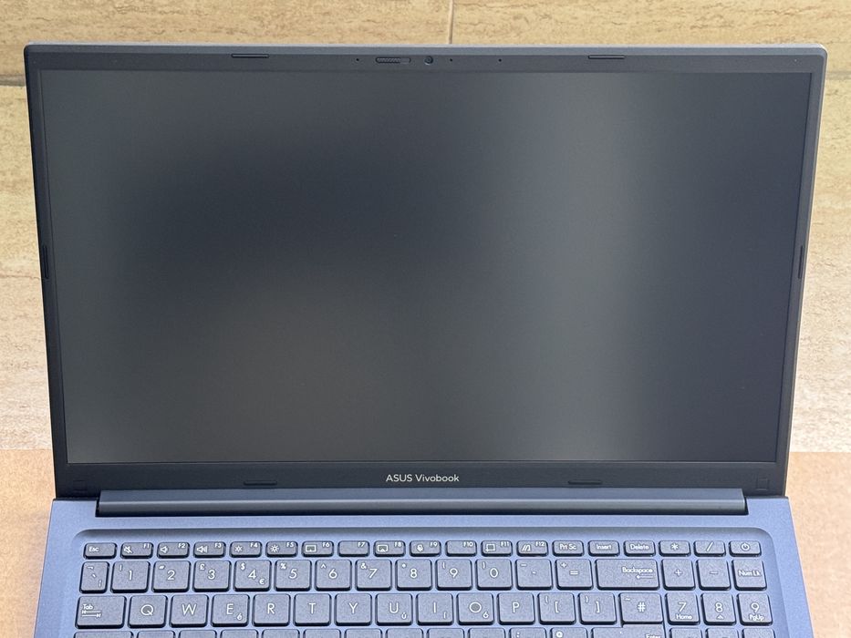 НОВ! Asus Vivobook M1502Y/8-ядрен Ryzen 7 5825U/16GB RAM/512GB SSD