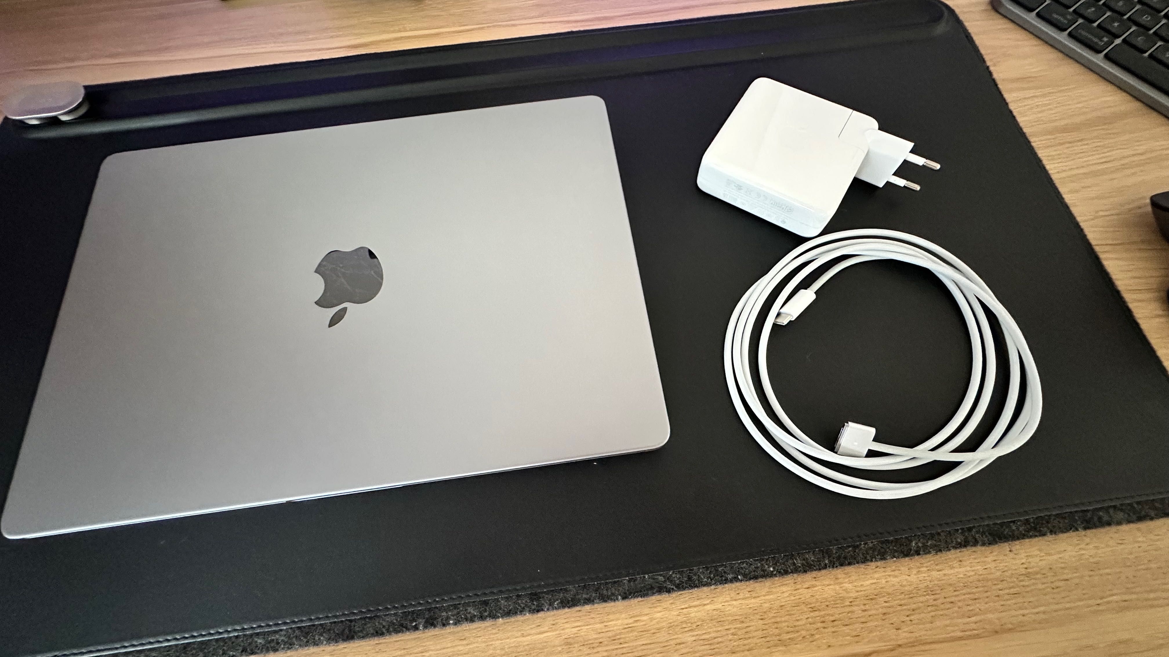 MacBook Pro 14" Space Gray M1 Pro 1TB (2021)