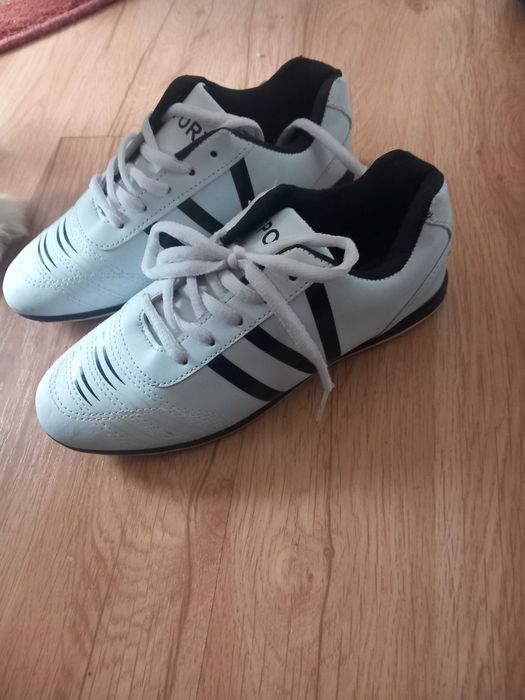 Adidasi baieti fotbal