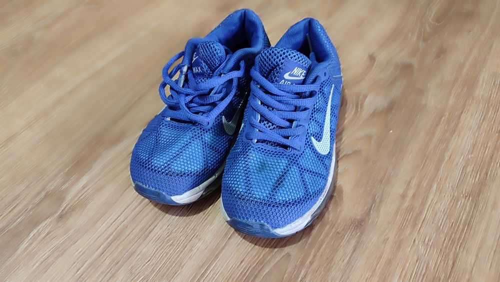 Продам детские кроссовки