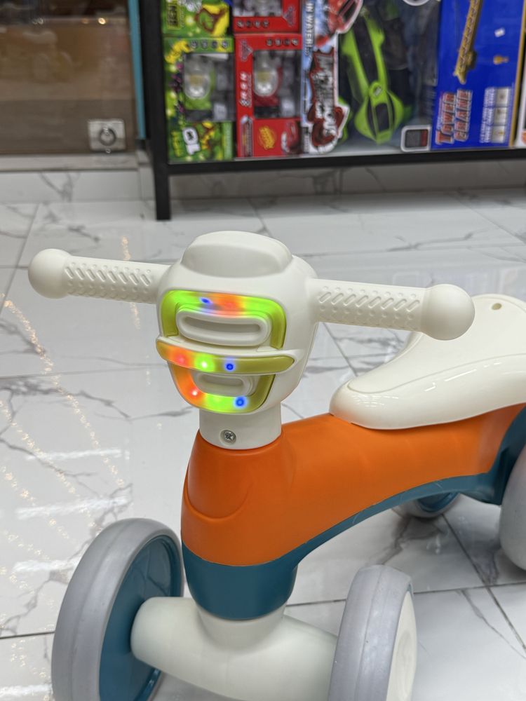 Беговел детский с музыкой с светом,Каталка детская Castrum Toys