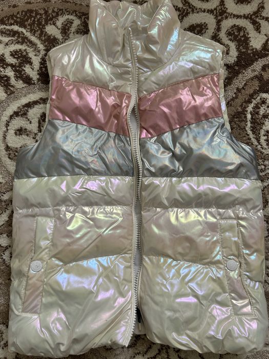 Продам безрукавку в отличном состоянии!