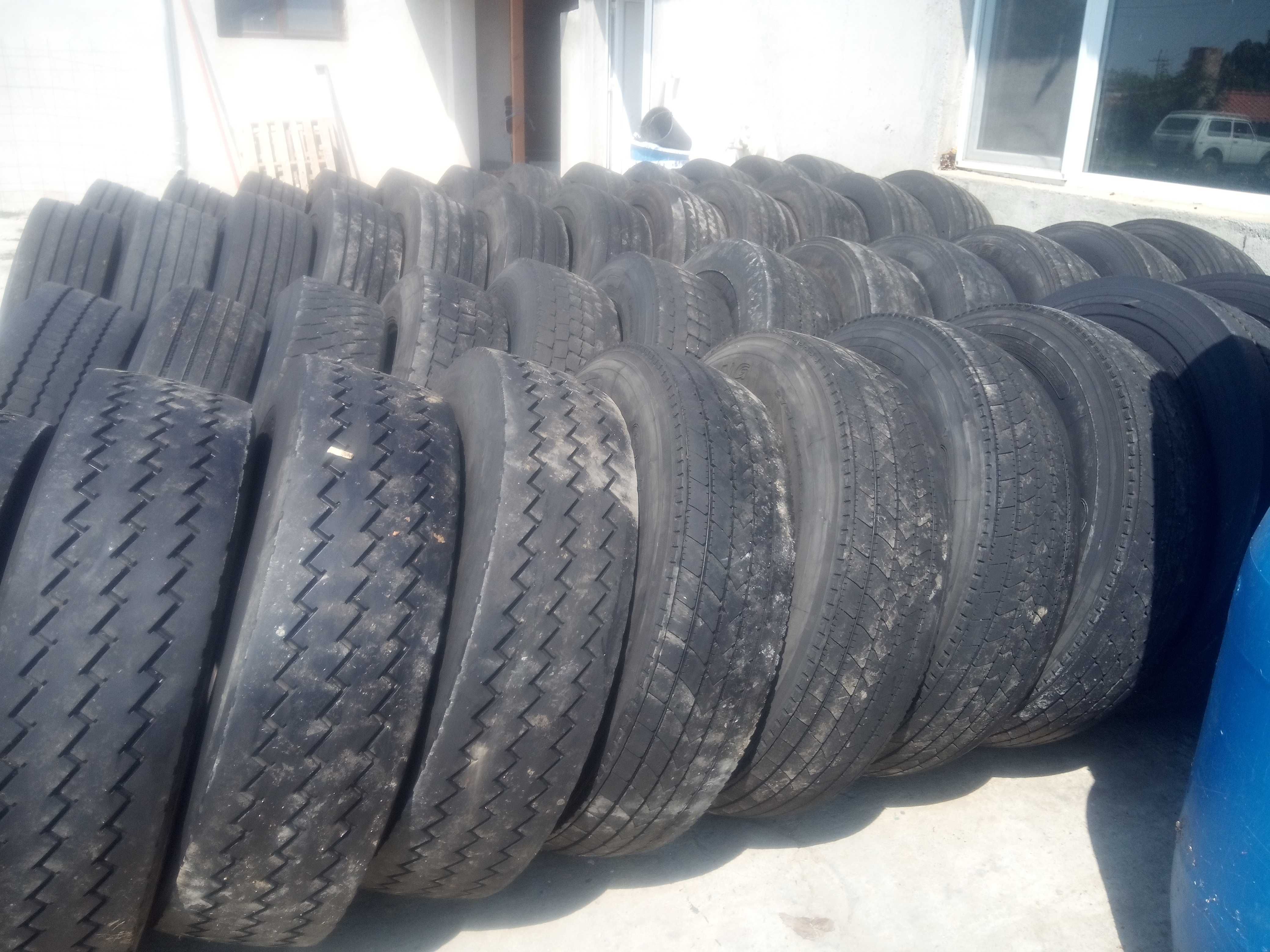 Гуми 275/70/22.5 ново зареждане