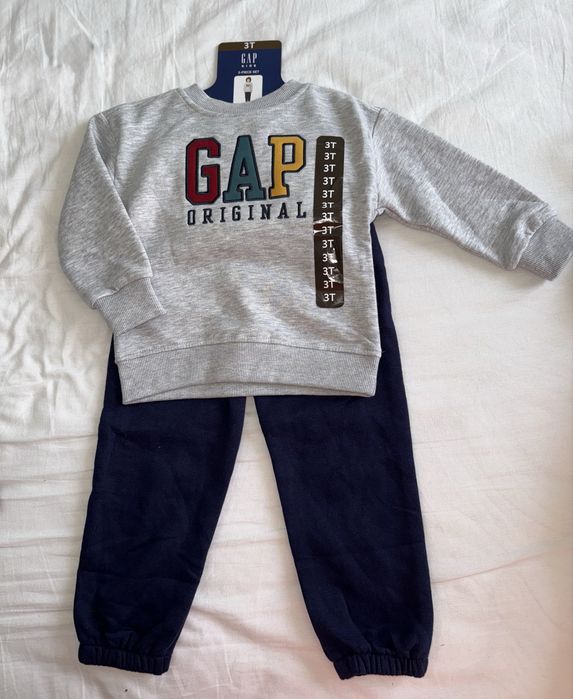 Новый утепленный оригинальный костюм GAP на 3 года