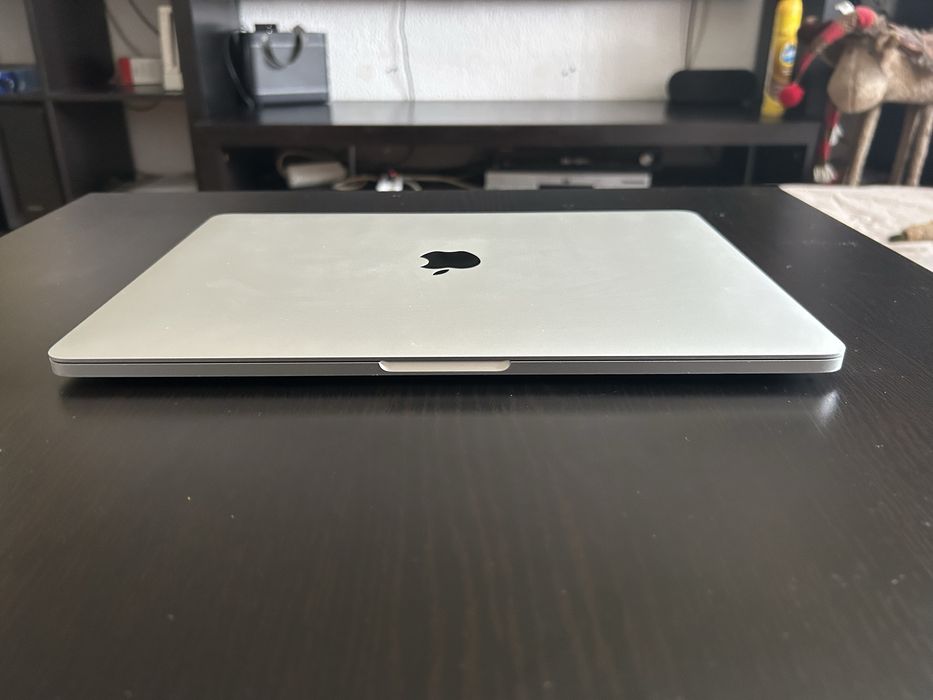Macbook Pro 13" A1989 2019 GB 256 GB SSD baterie 354 cicluri
